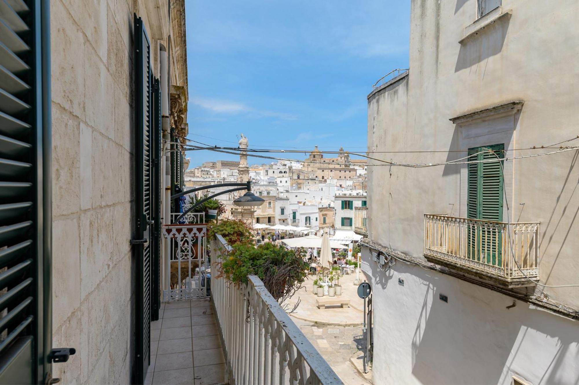 Appartamento Vintage Con Balcone By Wonderful Italy 오스투니 외부 사진